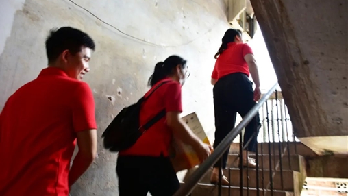 迎“七一”，送溫暖 | 百裕教育黨支部走訪慰問(wèn)困難老黨員