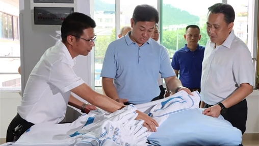 梧州市市委常委、統(tǒng)戰(zhàn)部部長何世恰蒞臨百裕集團(tuán)調(diào)研指導(dǎo)